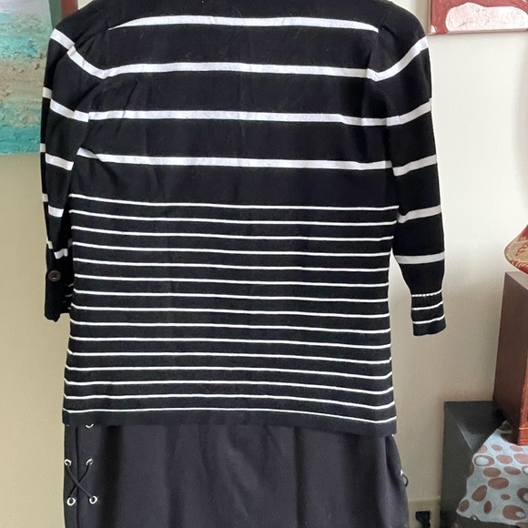 Black vintage pencil skirt. - Picture 5 of 8